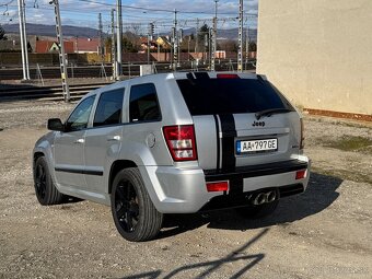 Jeep Grand Cherokee SRT8 6.1 Hemi V8 - 7