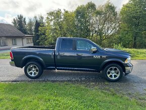 DODGE RAM 1500 5.7 HEMI V8 LARAMIE 8/2017 SERVISKA CARFAX - 7