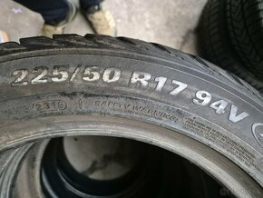 225/50r17 zimné 2 ks KUMHO RUNFLAT dezén 6 mm - 7