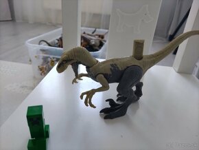 Dinosaury Jurský svet a Kriedovy kemp - 7