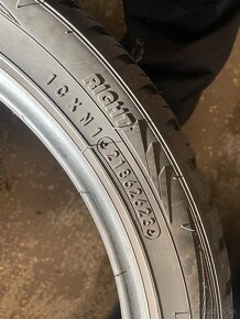 235/40 R19 celorocne pneumatiky - 7