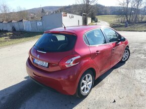 Peugeot 208 1.2 benzín - 7