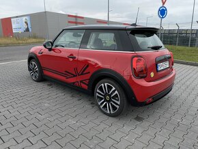 Mini Cooper SE elektro/elektrický - 7