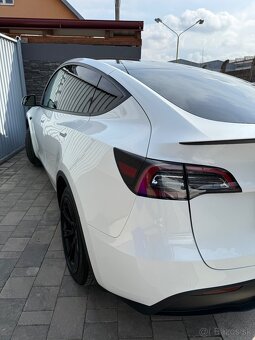 Tesla model Y Long range 09/2022 len 13400km - 7