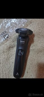 holiaci strojcek Philips SHAVER S5588 - 7