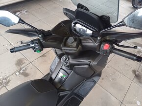 Yamaha xmax 125 - 7