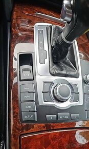 RAMIK NA STREDOVY PANEL MMI AUDI Q7 a AUDI A6 C6 - 7