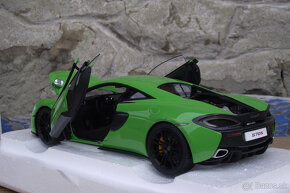 1:18 McLaren 570 - 7