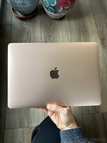 Predám MacBook Air 13" M1, 8GB 256GB - 7