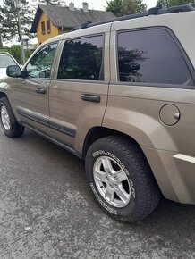 Jeep Grand Cherokee Laredo - 7