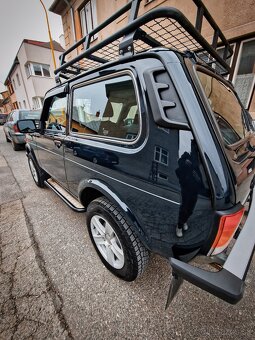 Predám takmer novú Lada Niva 1,7i 2020 iba 11 000 km - 7