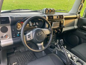 Toyota FJ Cruiser 4,0i - 7