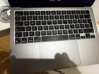 MacBook Air (M2, 2022) - 7