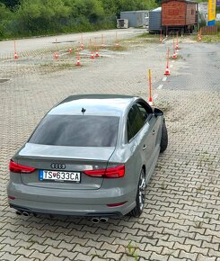 Audi S3 sedan quattro - 7