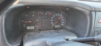 Volkswagen Transporter 2.5 tdi - 7