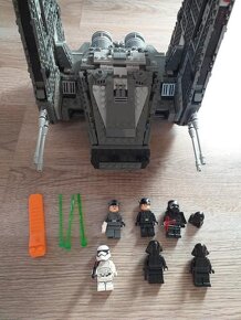 Lego Star Wars 75104- Kylo Ren's Command Shuttle - 7