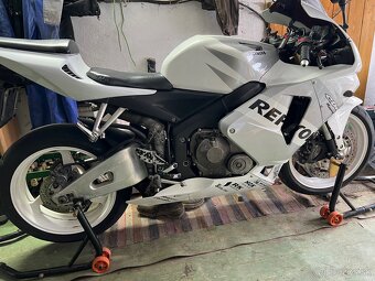 Honda CBR600rr v TP 25kw - 7