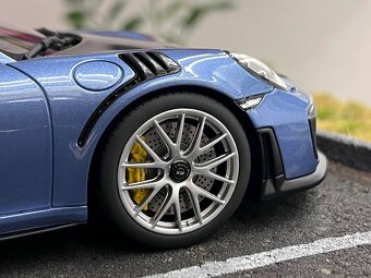 1:18 PORSCHE 911 GT2 RS - GT-Spirit Limited Edition - 7