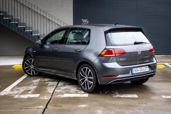 Volkswagen Golf e - 7