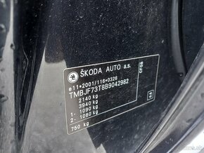 Predám Škoda Superb combi 2.0TDI Elegance - 7