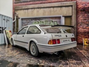 Ford Sierra Cosworth 1:18 Autoart - 7