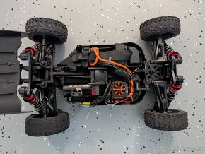 RC Auto 1/8 Arrma Typhon 6S RTR - 7