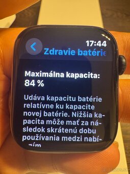 Apple Watch 8 45mm - 7