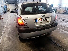 Kia Rio 1.4i - 7