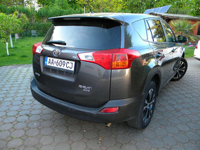 Toyota Rav4 2,0 i automat 111 KW  4x4. - 7