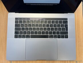 MacBook Pro 15-inch, 2018 - 7