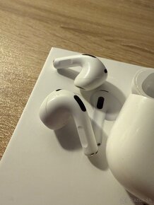 AirPods 3. generácia - 7