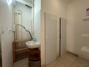 Na prenájom obchodný priestor 220 m² – voľný ihneď - 7