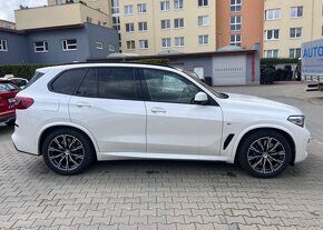 BMW X5 M-SPORTPAKET, INDIVIDUAL, FULL nafta automat 195 kw - 7