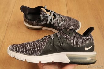 Tenisky NIKE AIR MAX - č. 41 (26,5 cm) - TOP STAV - 7