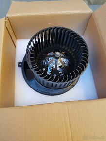 Vnútorný ventilátor originál do palubnej dosky vw golf 6 - 7