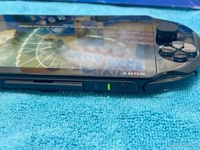 PS VITA PCH-2016 +8gb karta+hra - 7