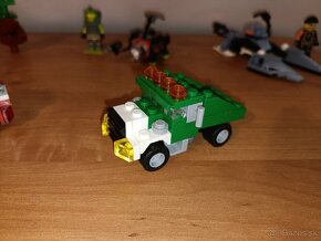 8 LEGO sád - 7