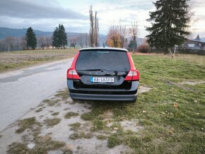 Volvo V70 2,0i - 7