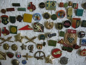 Ponuka: zbierka starých rôznych odznakov 1 (pozri fotky): - 7