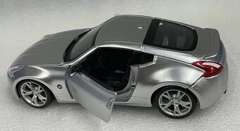 Nissan 370z 1:24 Maisto - 7