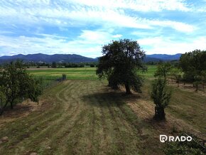 RADO │Obrovský slnečný rovinatý stavebný pozemok - Pruské -  - 7