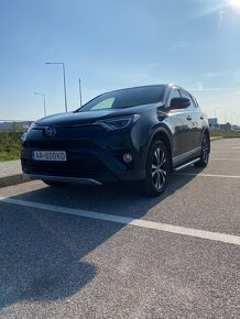 TOYOTA RAV4 HYBRID - BOHATÁ VÝBAVA A TOP STAV - 7