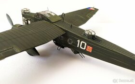 Predám AERO MB-200, plastikový model, mierka 1/72 - 7