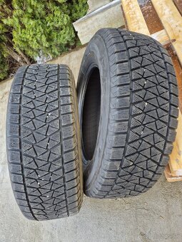 Bridgestone Blizzak 235/65 R17 - 7