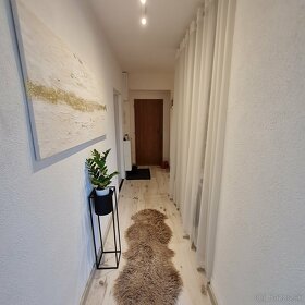 LUXUSNÝ SLNEČNÝ 3 IZBOVÝ APARTMÁN 80M2,2 BALKÓNY,2 PIVNICE,G - 7