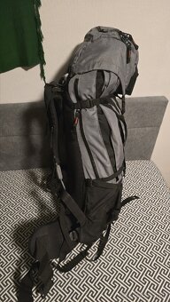 Husky Guzzle 70L – Odolný turistický batoh na dlhé výpravy
 - 7