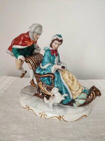 Royal dux pár na saniach porcelánová soška - 7