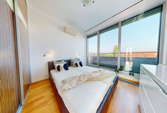 Penthouse s veľkou slnečnou terasou a dvomi parkovacími mies - 7