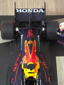 Max Verstappen (RB16B) 1:18 VC Abu-Dhabi 2021 - 7