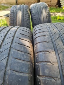 Predám pneumatiky bridgestone 215/55 R17 - 7